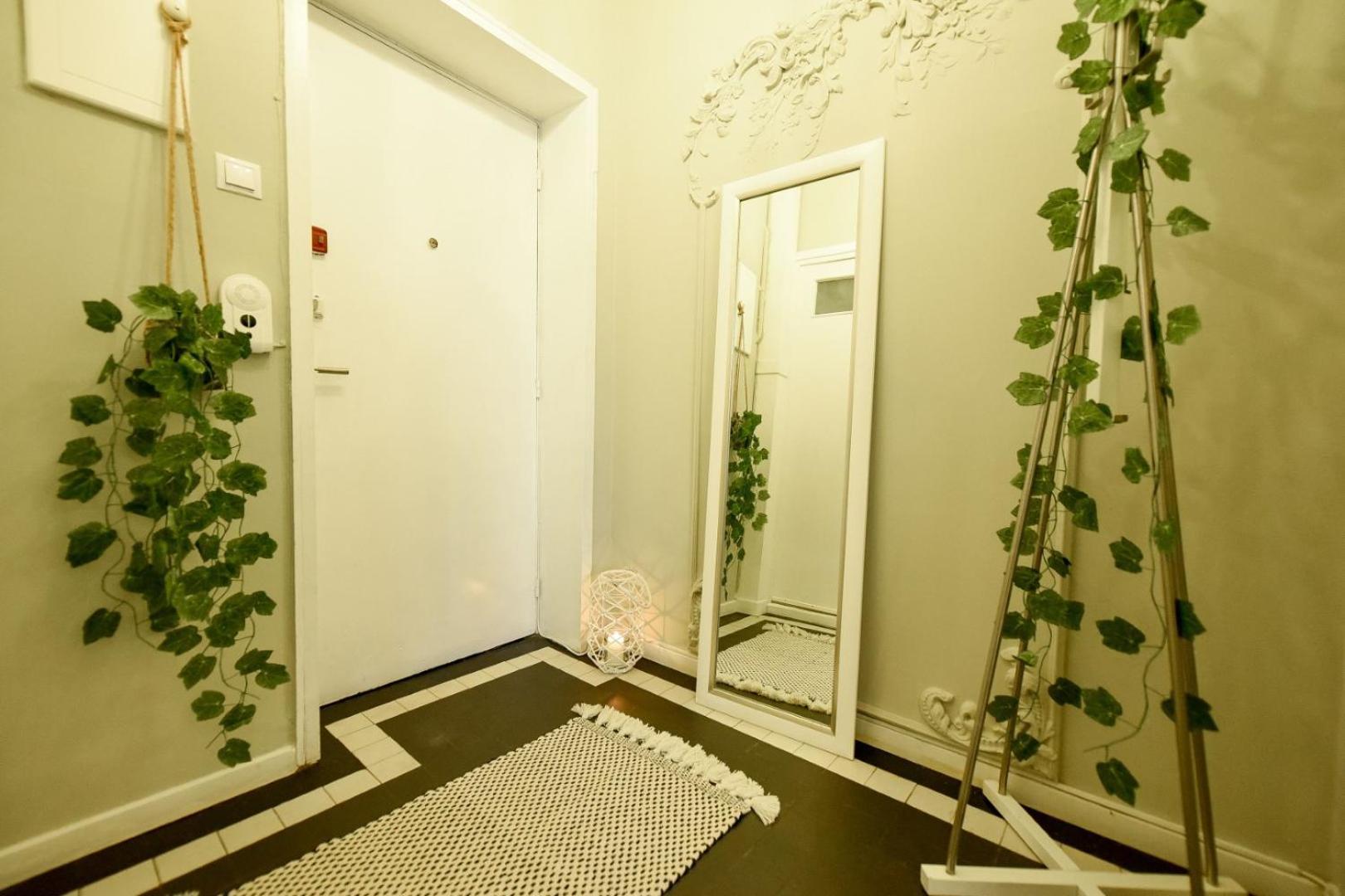 Cozy Studio Overlooking The Old Town Bucureşti Ngoại thất bức ảnh