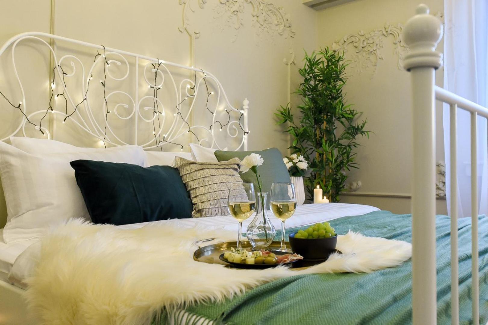 Cozy Studio Overlooking The Old Town Bucureşti Ngoại thất bức ảnh