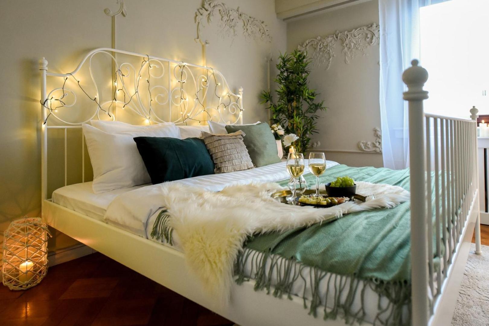 Cozy Studio Overlooking The Old Town Bucureşti Ngoại thất bức ảnh